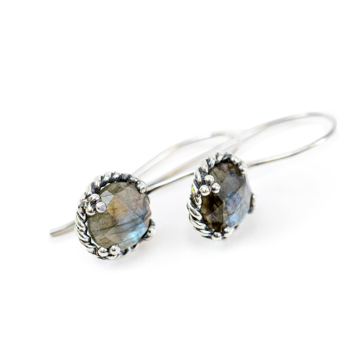 ***Silver Twist Earring With Labradorite